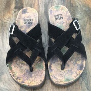 MUK LUKS sandals